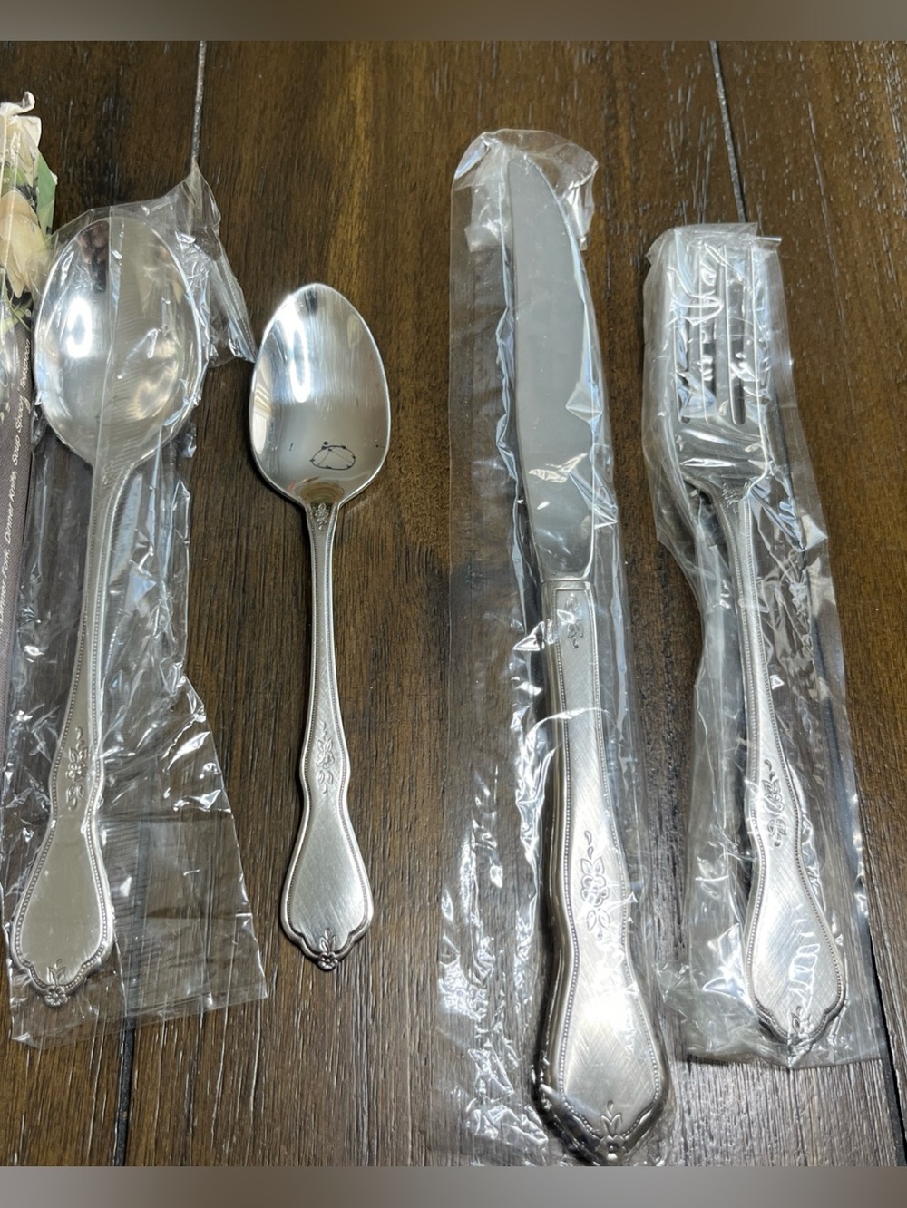 Oneida Morning Blossom Profile Stainless: NEW 4 PC Setting: Missing 1 Fork